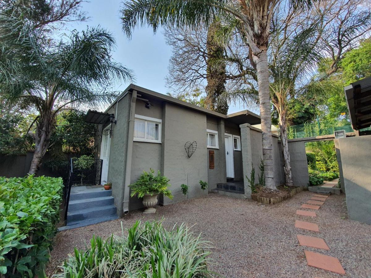 Waterhouse Guest Lodge In Muckleneuk Pretoria-Noord Eksteriør billede